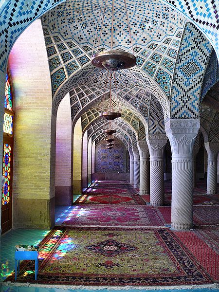 450px-Nasr_ol_Molk_mosque_inside_colorful